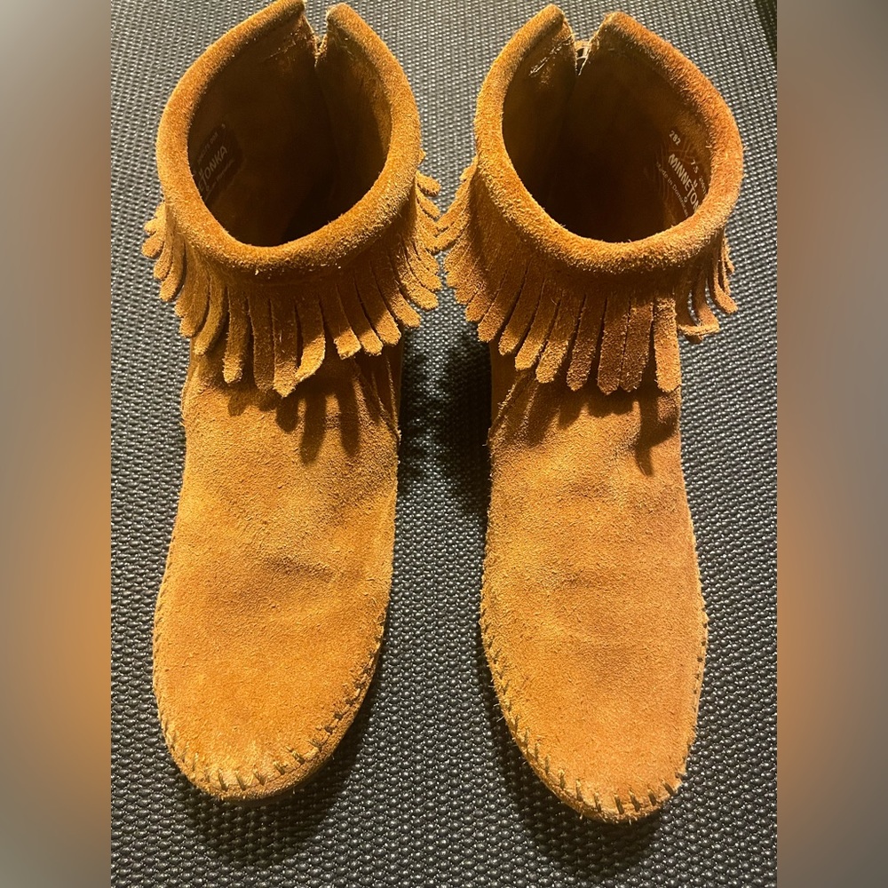Minnetonka moccasins 7.5